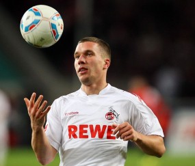 开云体育入口-当戈壁雄鹰遇见北境狼群，库里在新疆队对阵森林狼的跨时空想象中闪耀