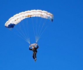开云官网-基耶萨高光映照绿茵，喀麦隆与荷兰的战术博弈