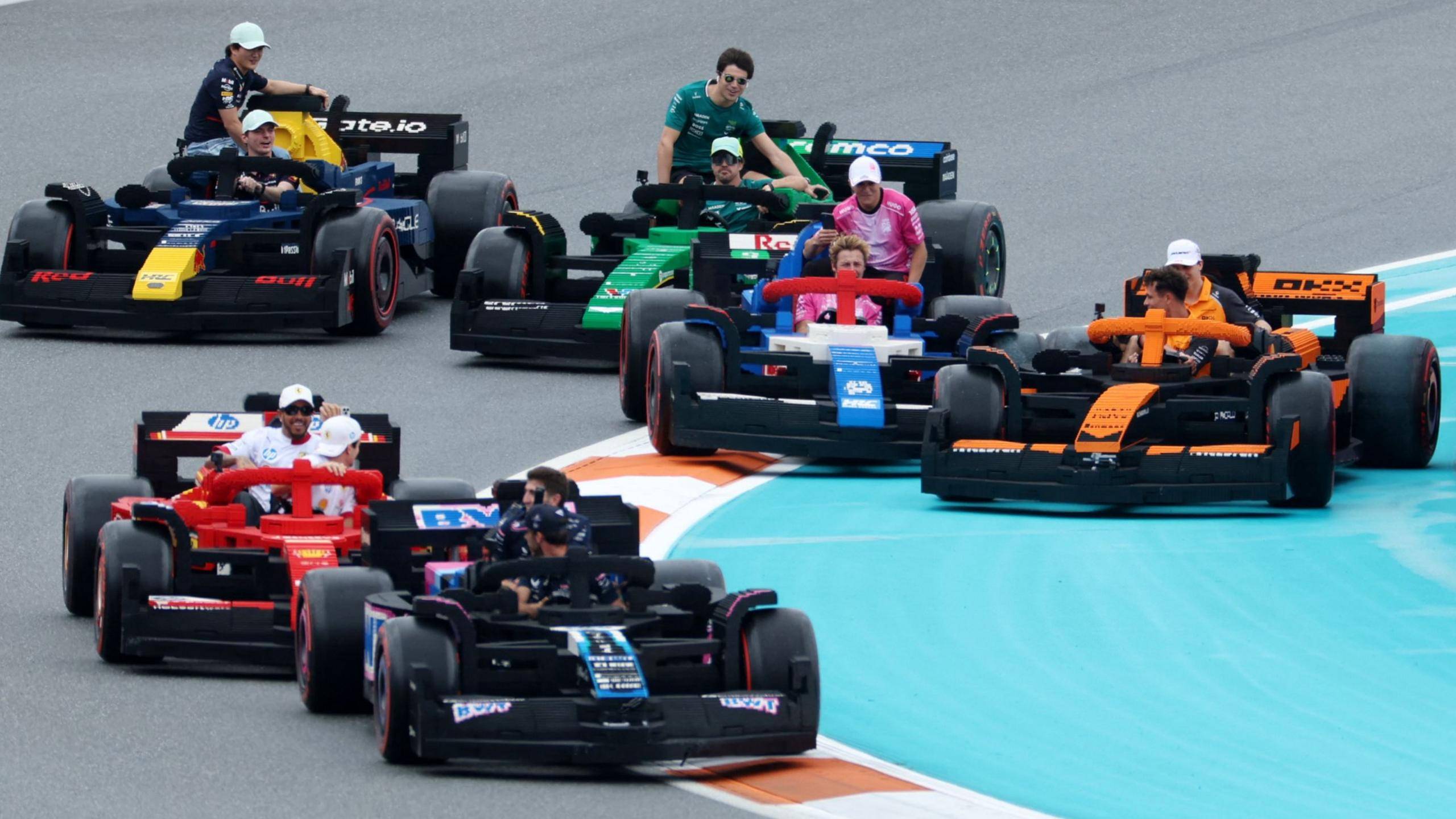 红牛二队绝杀梅赛德斯,皮亚斯特里高光表现 红牛二队绝杀梅赛德斯,皮亚斯特里高光表现