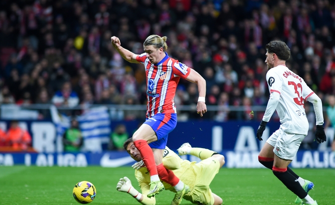 智利碾压马德里竞技，阿尔瓦雷斯点燃赛场