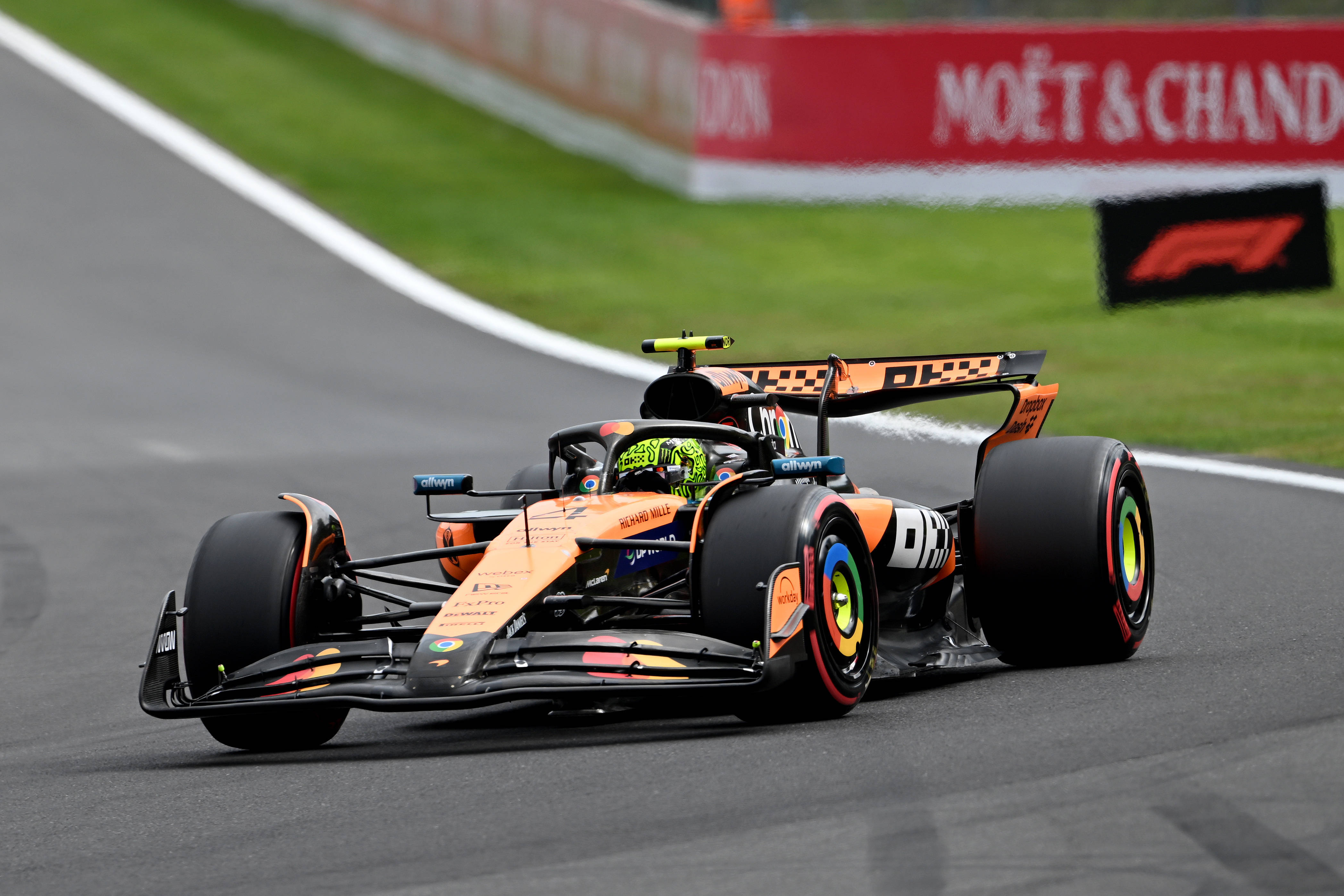 威廉姆斯逆转红牛车队，诺里斯点燃赛场