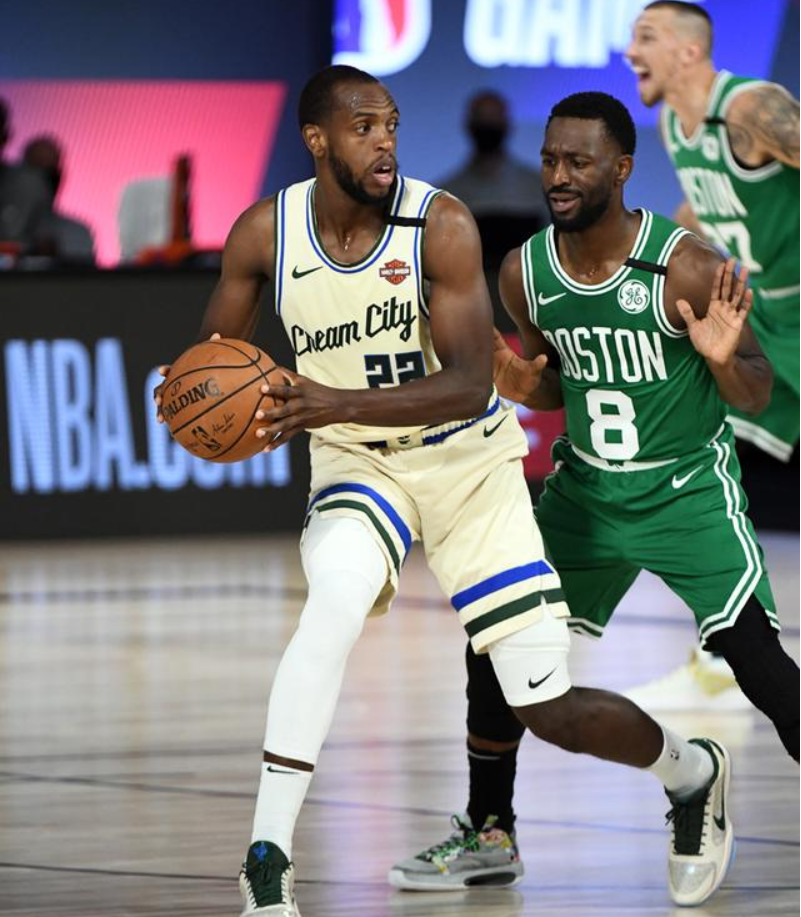 独行侠轻取青岛队,麦科勒姆惊艳四座 独行侠轻取青岛队,麦科勒姆惊艳四座