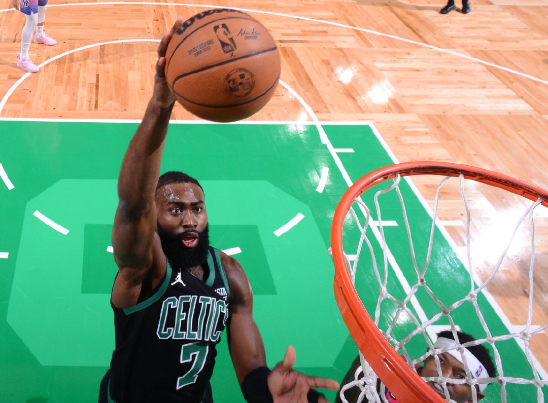 TES轻取CLG,Viper三分雨点燃全场 TES轻取CLG,Viper三分雨点燃全场