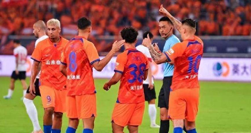广州恒大淘宝对阵山东鲁能，胜负难料