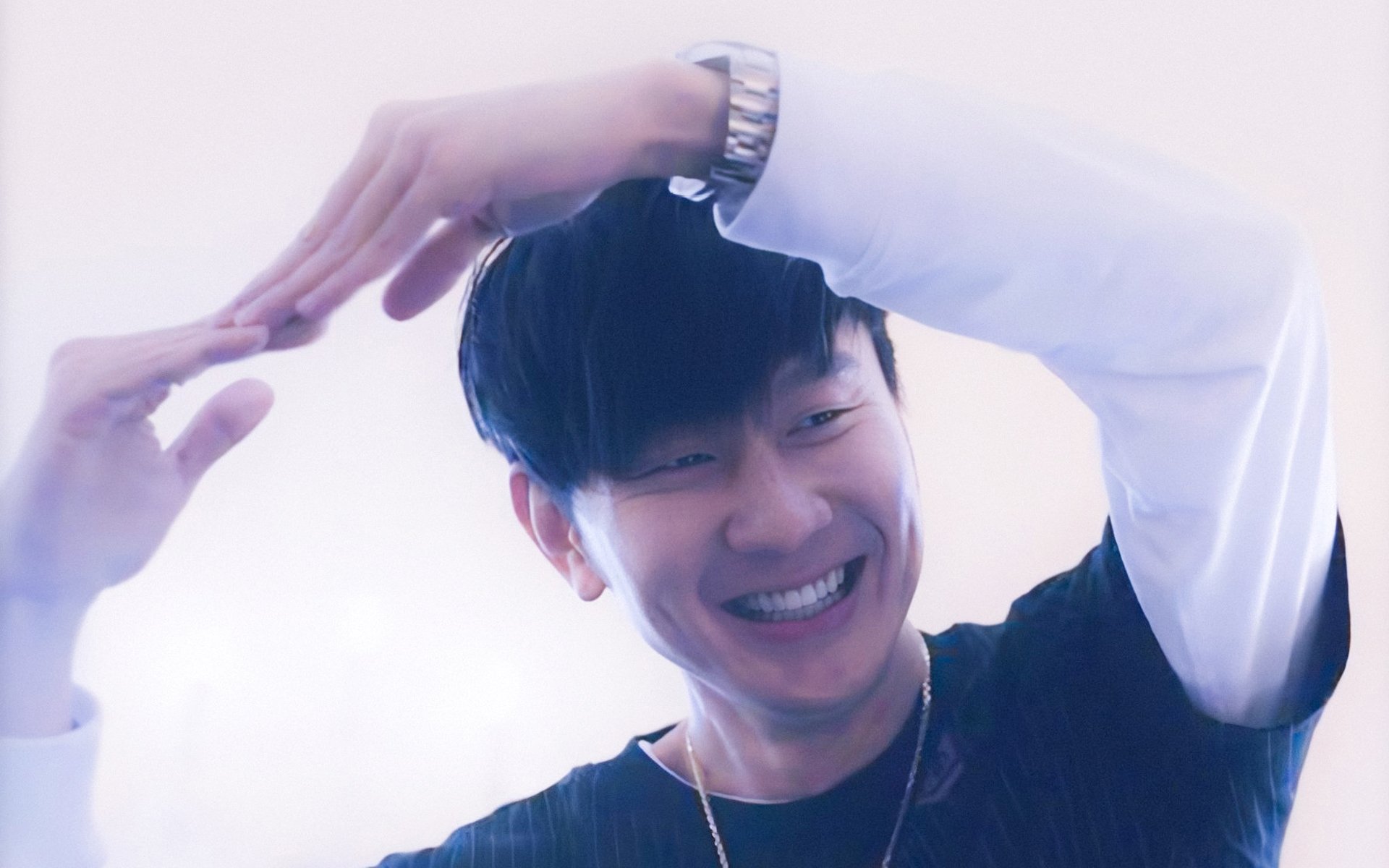 北欧寒夜惊现南美风暴，厄瓜多尔双星制霸瑞典，黄喜灿欧冠半决赛上演亚洲奇迹