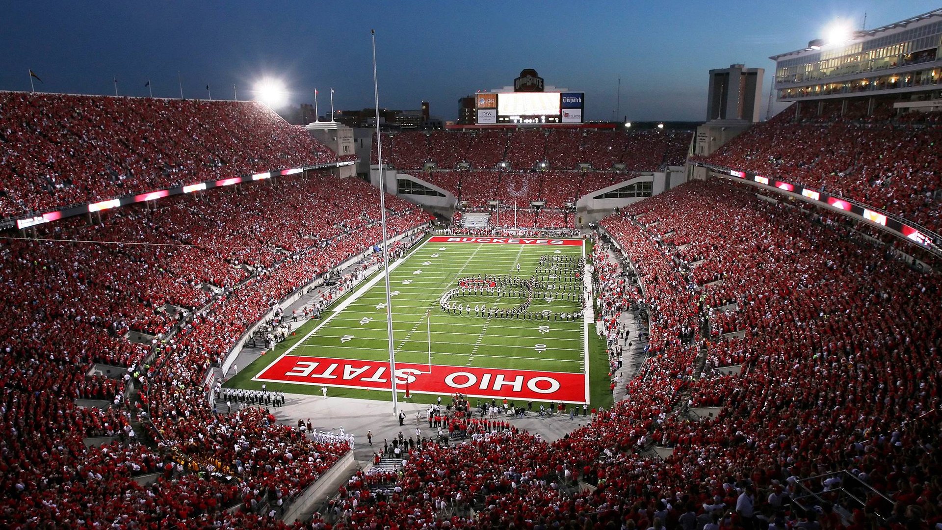 赛道与绿茵的跨界交响，克瓦拉茨赫利亚的F1统治之夜