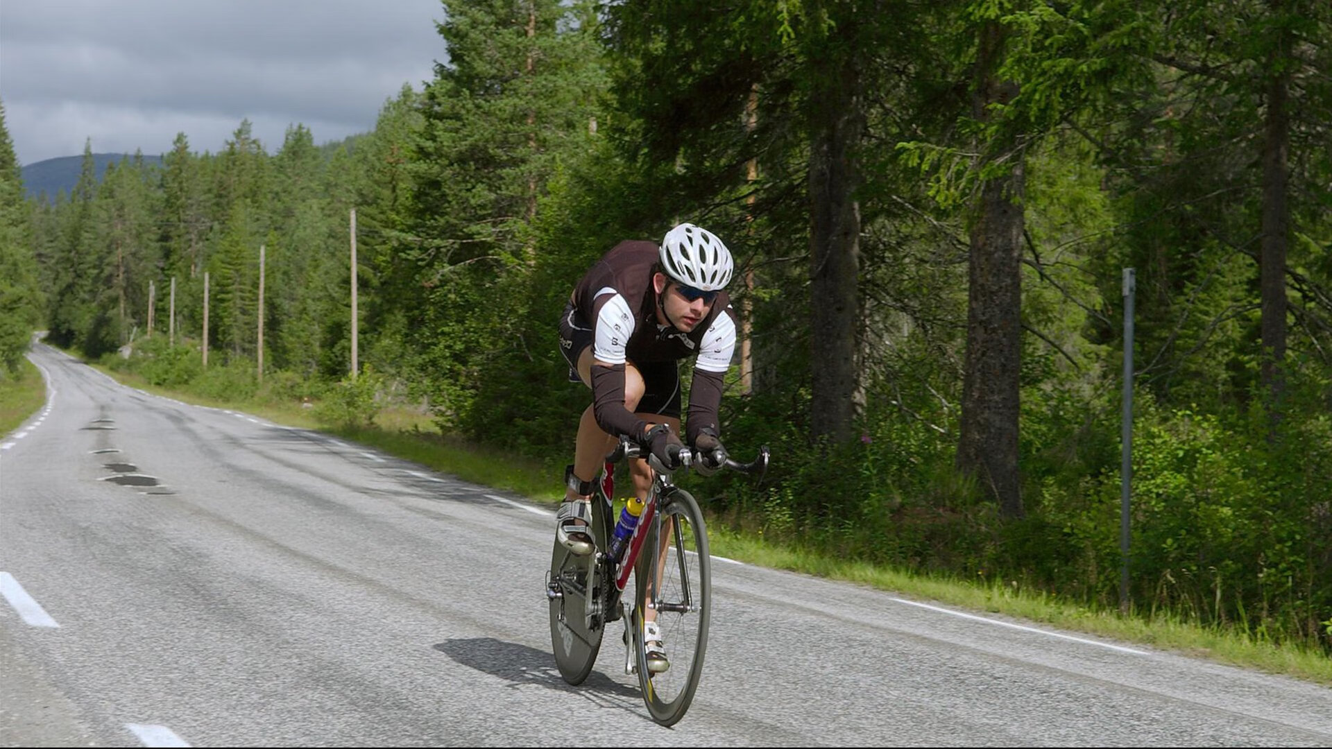 西决生死战焦点战，灰熊全面压制火箭，防守铁壁铸就晋级之路